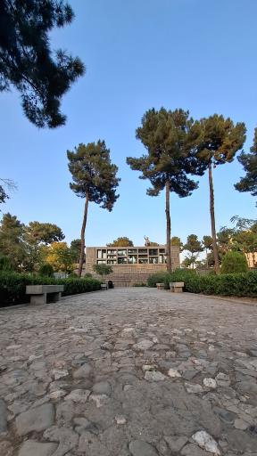 عکس آرامگاه نادر شاه افشار