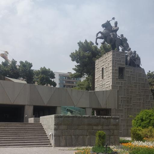عکس آرامگاه نادر شاه افشار