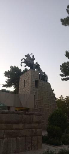 عکس آرامگاه نادر شاه افشار