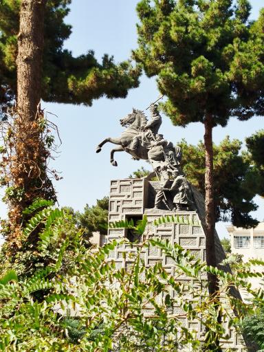 عکس آرامگاه نادر شاه افشار