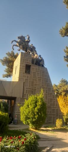 عکس آرامگاه نادر شاه افشار