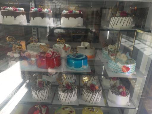 عکس شیرینی و بستنی هستی مرزانی