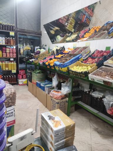 عکس میوه فروشی سیب ترش