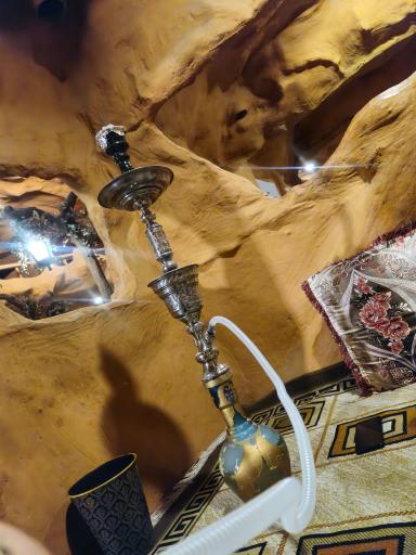 عکس رستوران سنتی غار نمک
