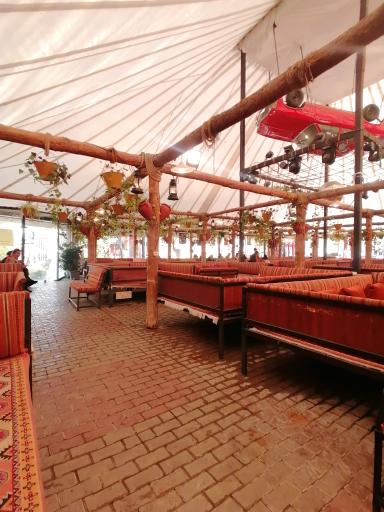 عکس باغ رستوران شاندیز منوچهری