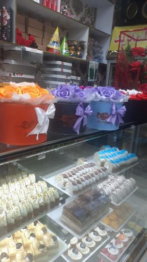 عکس شیرینی سرای ثمین