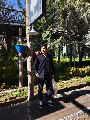 عکس باغ رستوران منوچهری