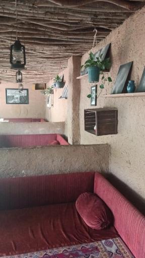 عکس باغ رستوران منوچهری