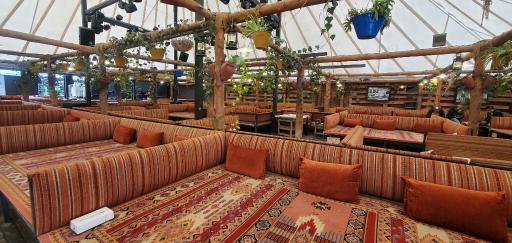 عکس باغ رستوران شاندیز منوچهری