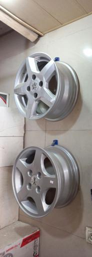 عکس فروشگاه رینگ و لاستیک نوین