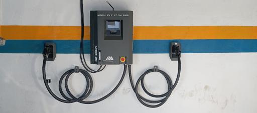 عکس ایستگاه شارژ سریع خودروهای برقی نمایندگی 2318 محمودوند