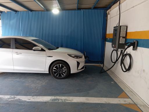 عکس ایستگاه شارژ سریع خودروهای برقی نمایندگی 2318 محمودوند