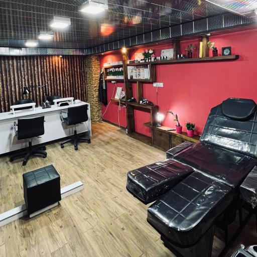 عکس سالن تخصصی ناخن مهر