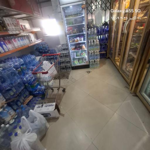 عکس هایپرمارکت وی