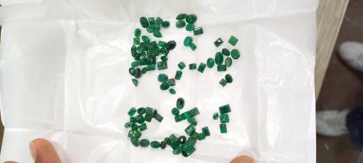 گالری طلا سنگهای قیمتی پیسوده