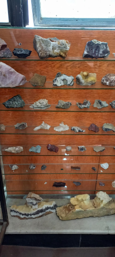 گالری طلا سنگهای قیمتی پیسوده