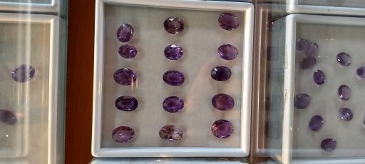 گالری طلا سنگهای قیمتی پیسوده