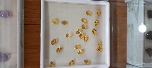 گالری طلا سنگهای قیمتی پیسوده