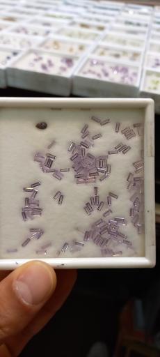 گالری طلا سنگهای قیمتی پیسوده