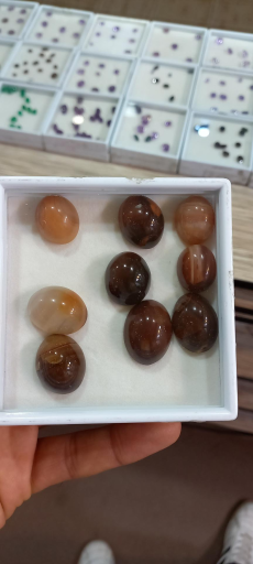 گالری طلا سنگهای قیمتی پیسوده