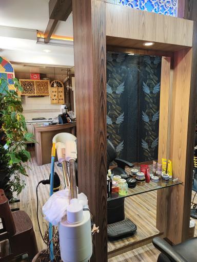 عکس پیرایش چهره پرداز