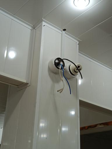 عکس فروشگاه توسعه برق سپاهان 