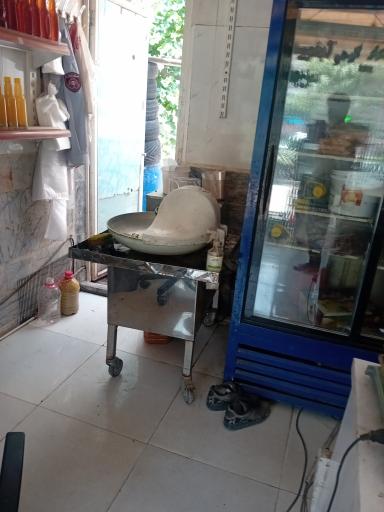 عکس سبزیجات آماده و آب مرکبات