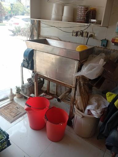 عکس سبزیجات آماده و آب مرکبات