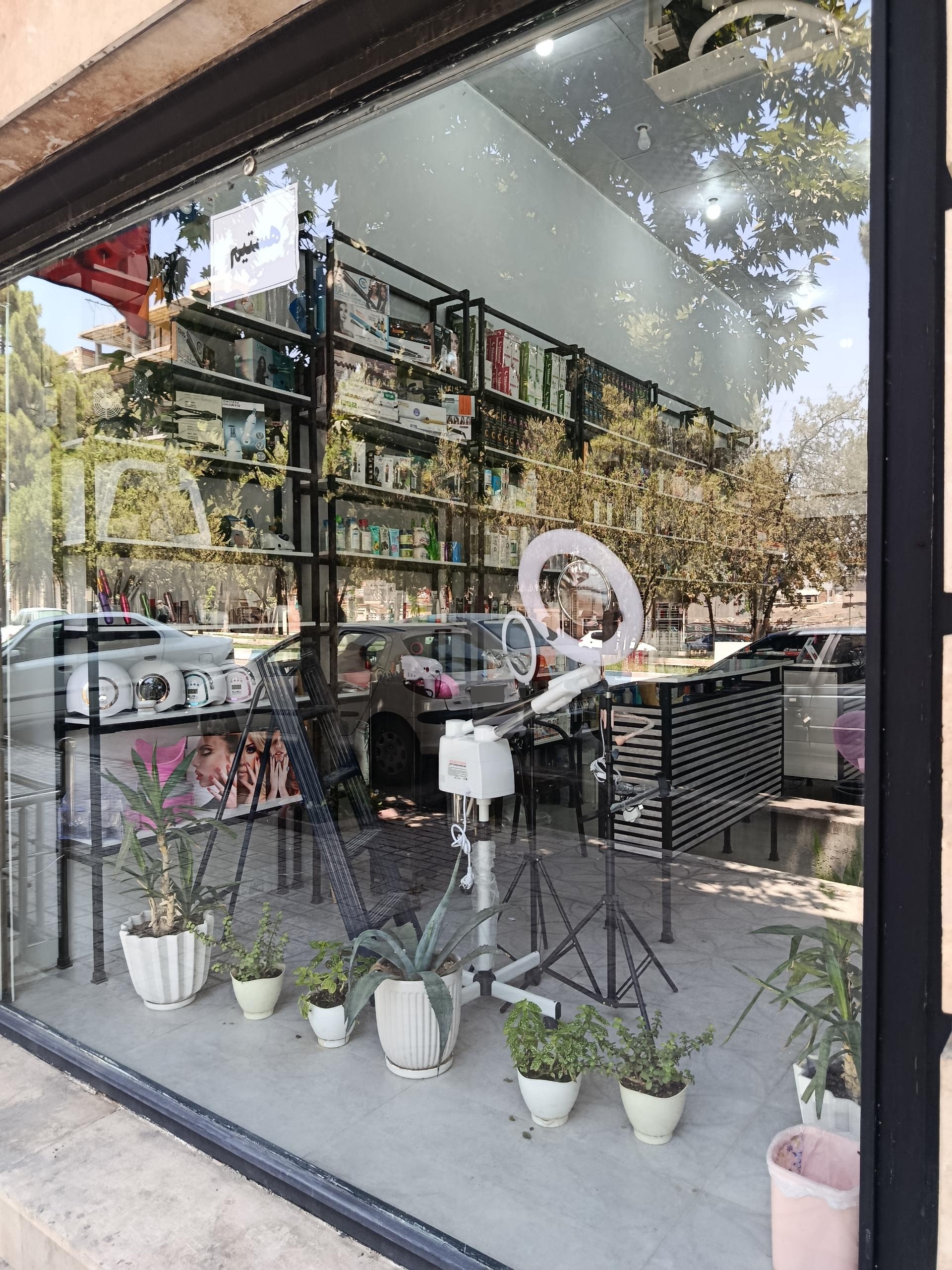 عکس گالری آرایشی ۳۳ ( پور ابراهیم )