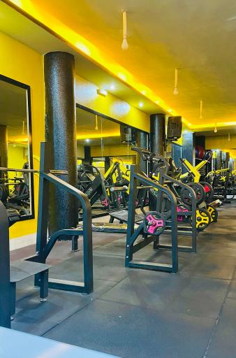 عکس آکادمی پرورش‌اندام دانیال