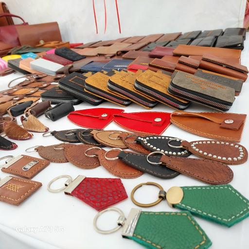 عکس فروشگاه چرم پاییز