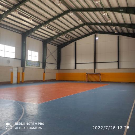 عکس سالن ورزشی مادرشاهی