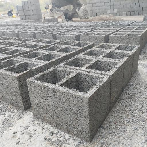 عکس بلوک زنی و مصالح ساختمانی فلاحی