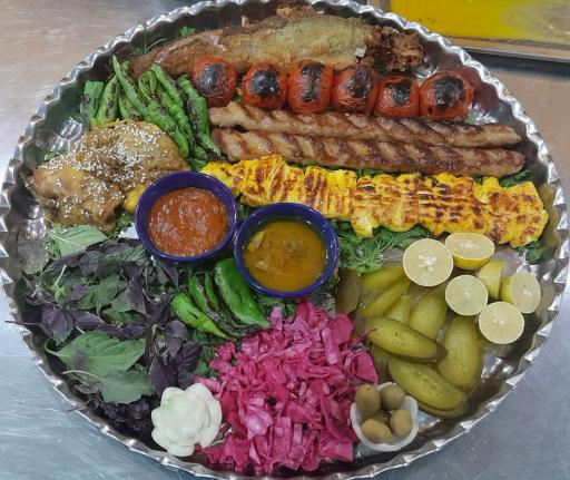 عکس سفره خانه سنتی لمکده