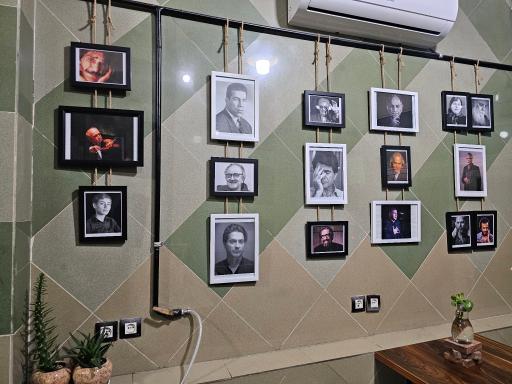 عکس کافه فونیکس