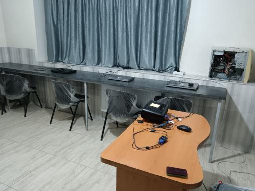 عکس آموزشگاه فنی و حرفه ای رَواق دانش