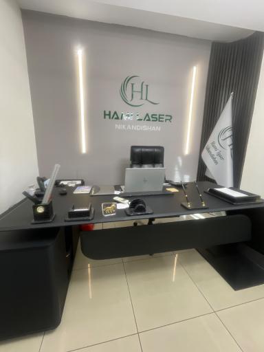 عکس حامی لیزر نیک اندیشان