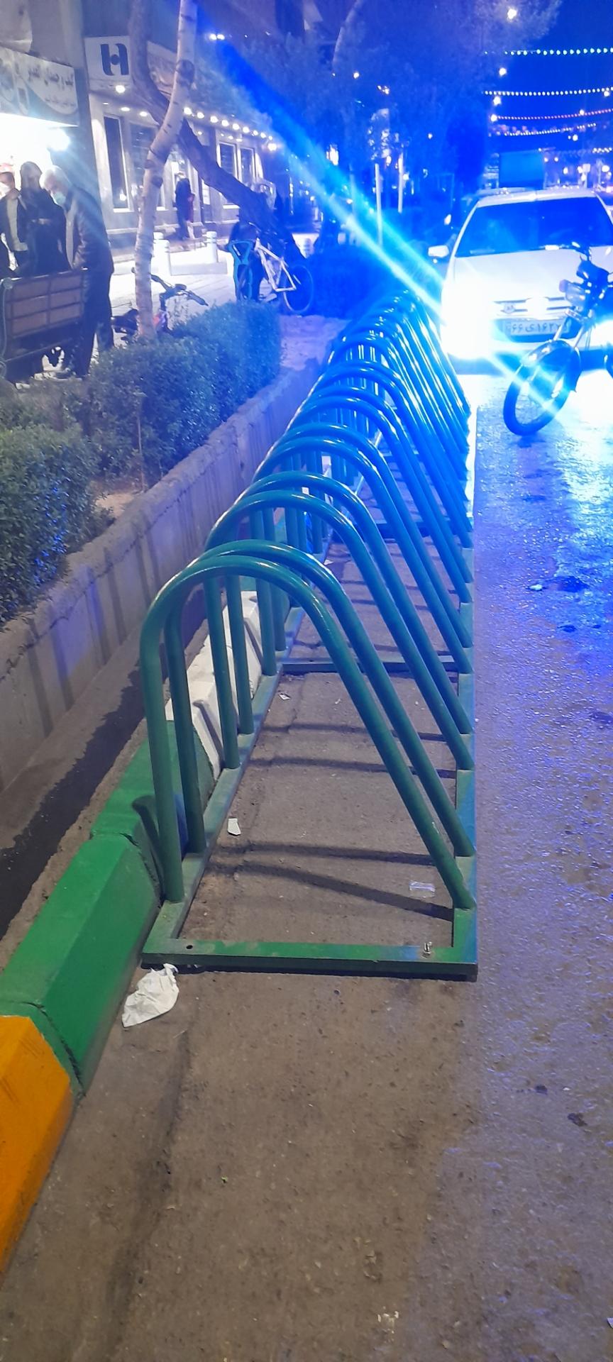 عکس جایگاه پارک موتور سیکلت