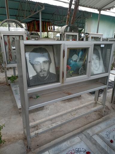 عکس مزار شهید محمد ابراهیم سمیعی زفرقندی