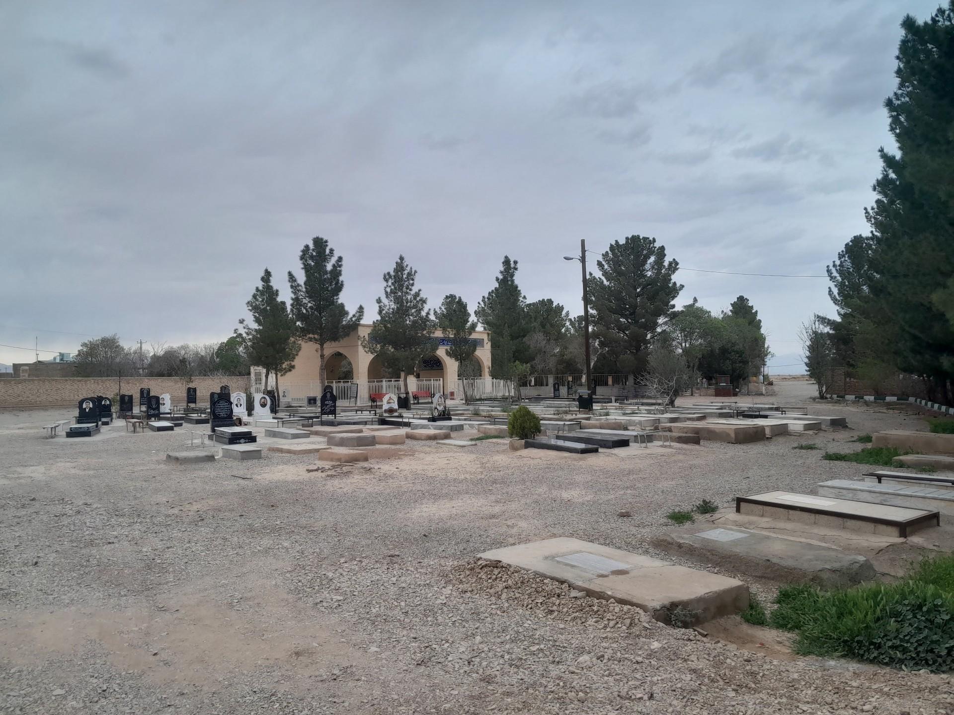 عکس آرامستان خورزان 