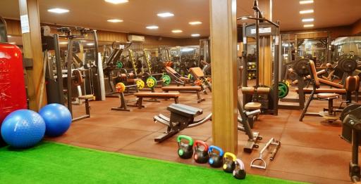 عکس باشگاه بدنسازی طنین