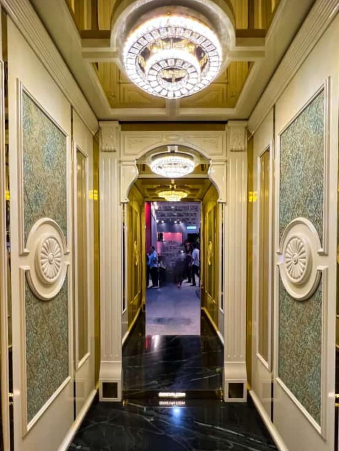 عکس آسانسور روانبر شاتل (توحیدی)