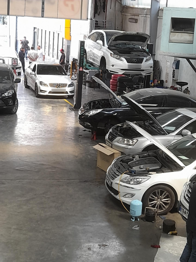 عکس تعمیرگاه فوق تخصصی سیاوش