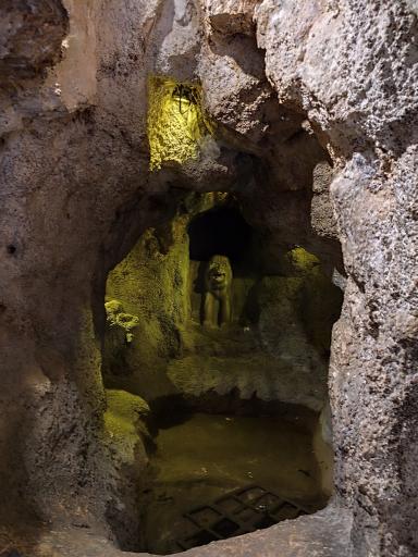 عکس غار خواجوی کرمانی