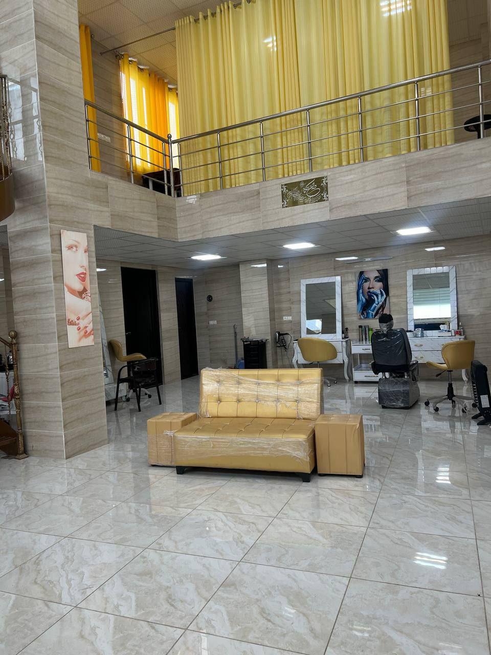 عکس سالن رژ طلایی