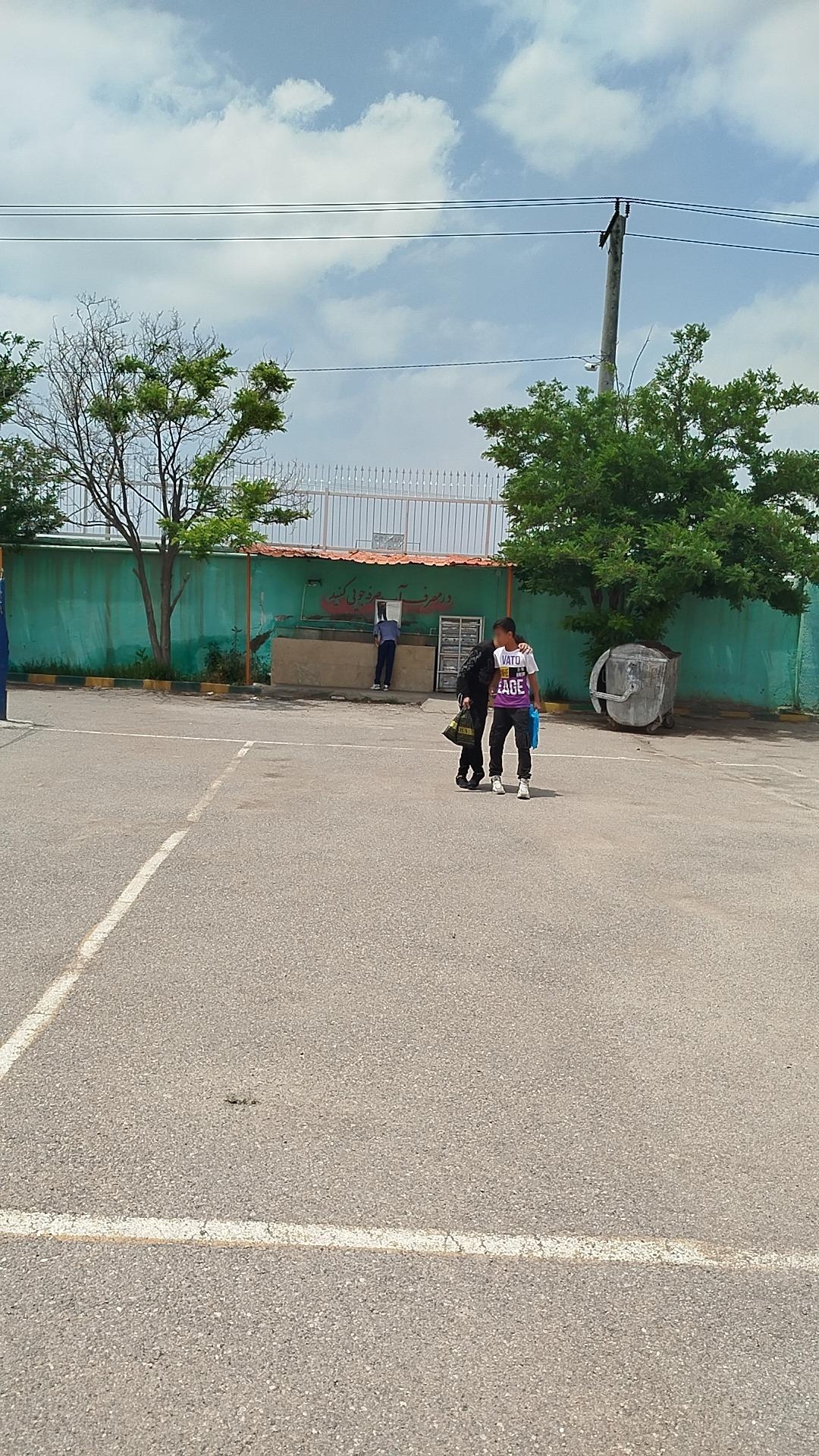 عکس دبیرستان شهدای انقلاب