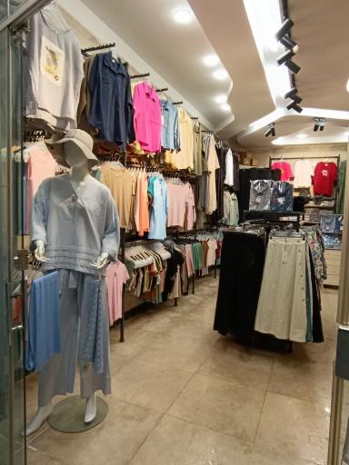 عکس فروشگاه پوشاک آس 