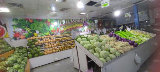 عکس بازار میوه و تره بار پاک نژاد