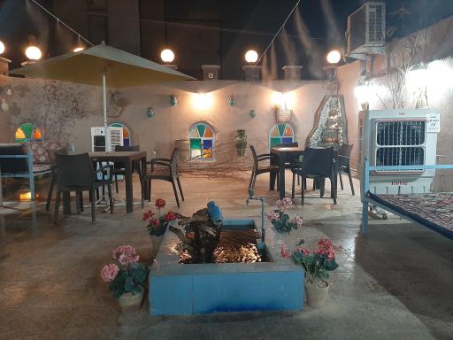 عکس فلافل سرای سنتی و کافه شبستان