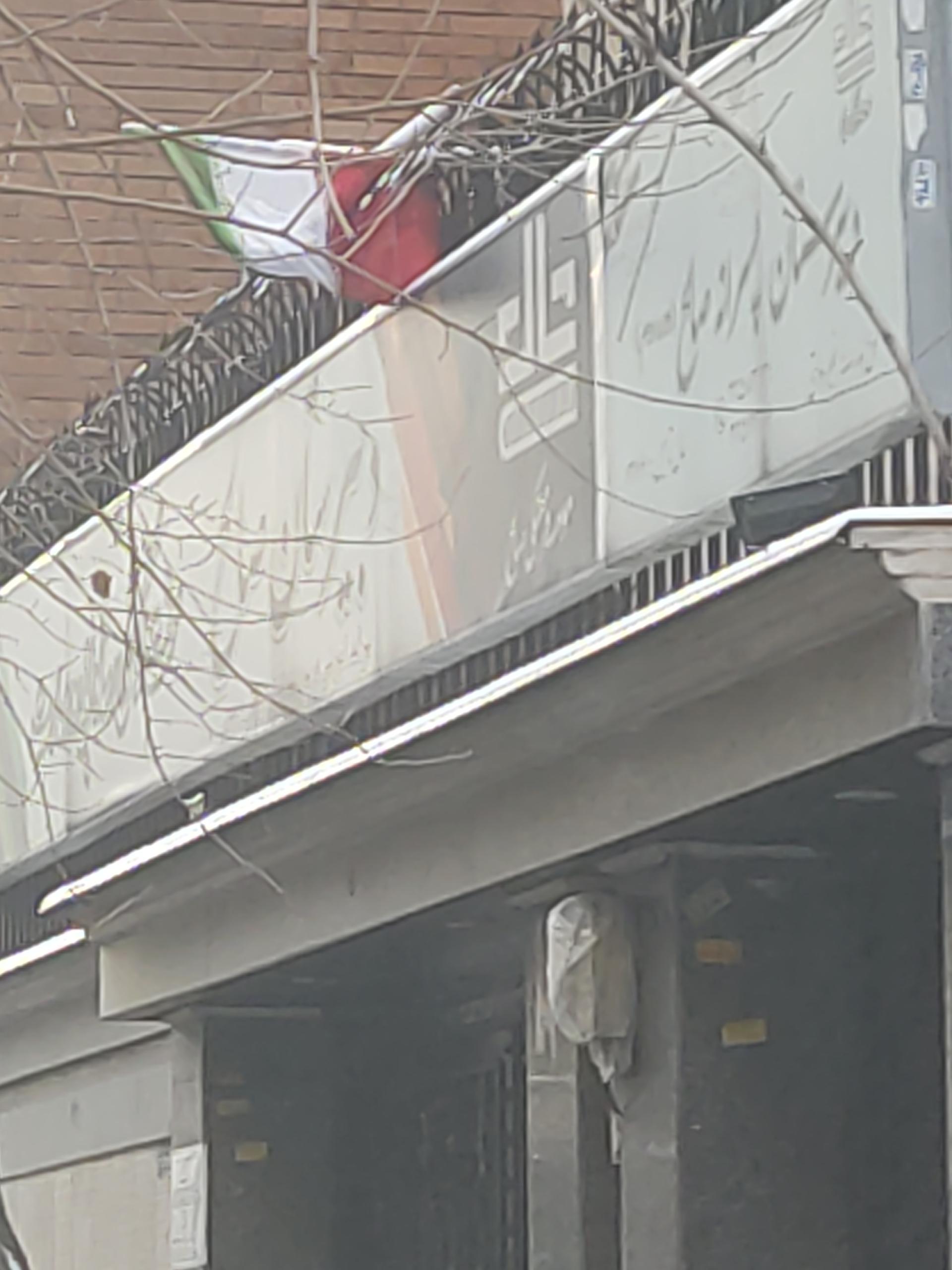 عکس دبیرستان پسرانه صالح